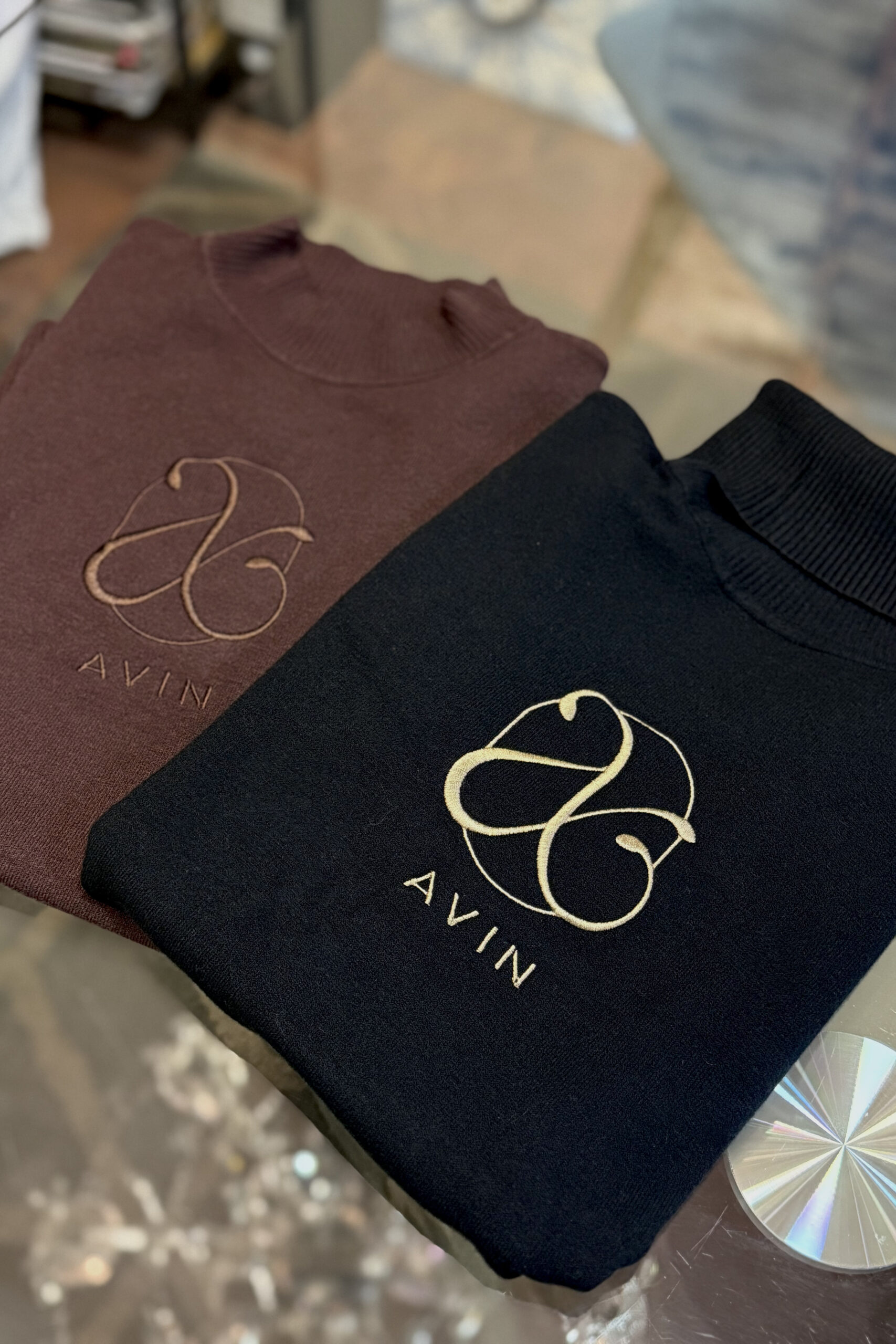 поло плетиво avin, кафяв поло avin, кафяв пуловер avin
